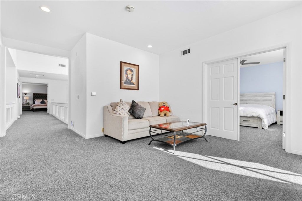 Chatsworth, California, 91311, United States, 5 Bedrooms Bedrooms, ,6 BathroomsBathrooms,Residential,Active,2015219