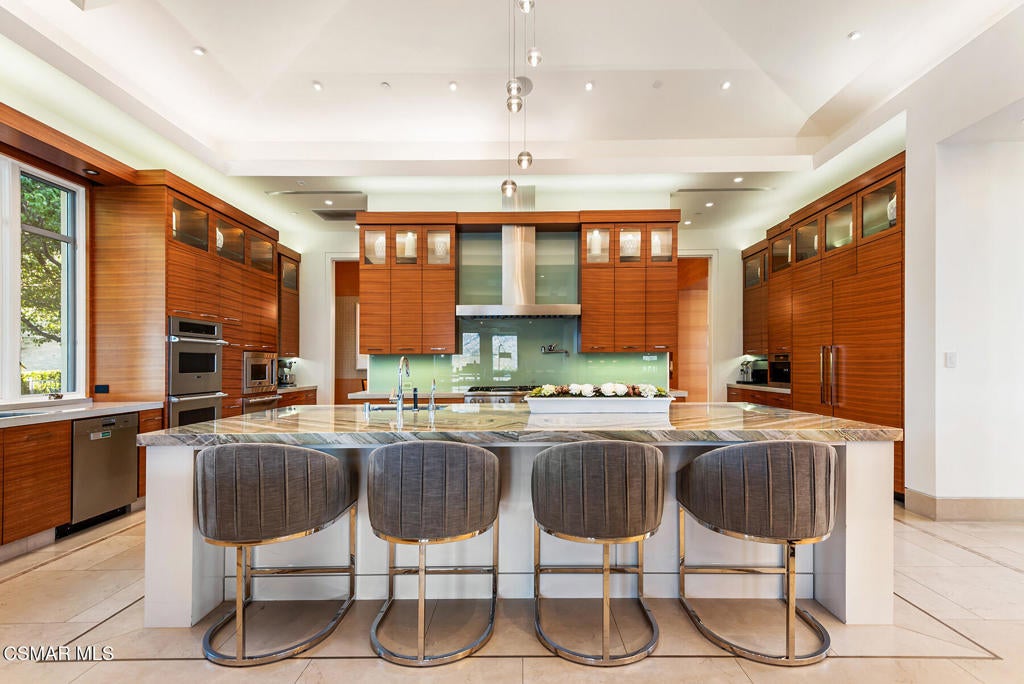 Thousand Oaks, California, 91362, United States, 6 Bedrooms Bedrooms, ,7 BathroomsBathrooms,Residential,Active,2007641