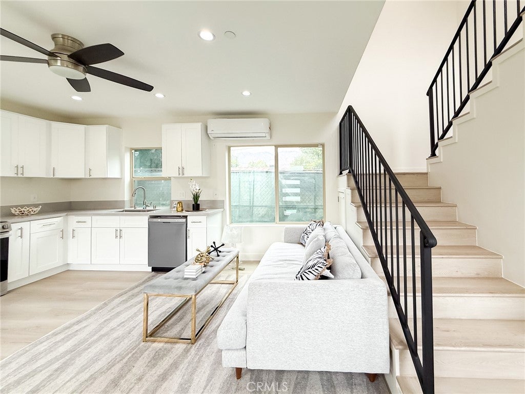 Pasadena, California, 91107, United States, 7 Bedrooms Bedrooms, ,8 BathroomsBathrooms,Residential,Active,1944066