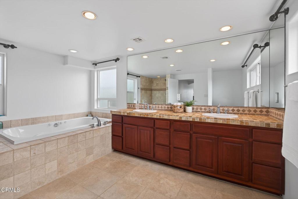 Oxnard, California, 93035, United States, 4 Bedrooms Bedrooms, ,3 BathroomsBathrooms,Residential,Active,2031789