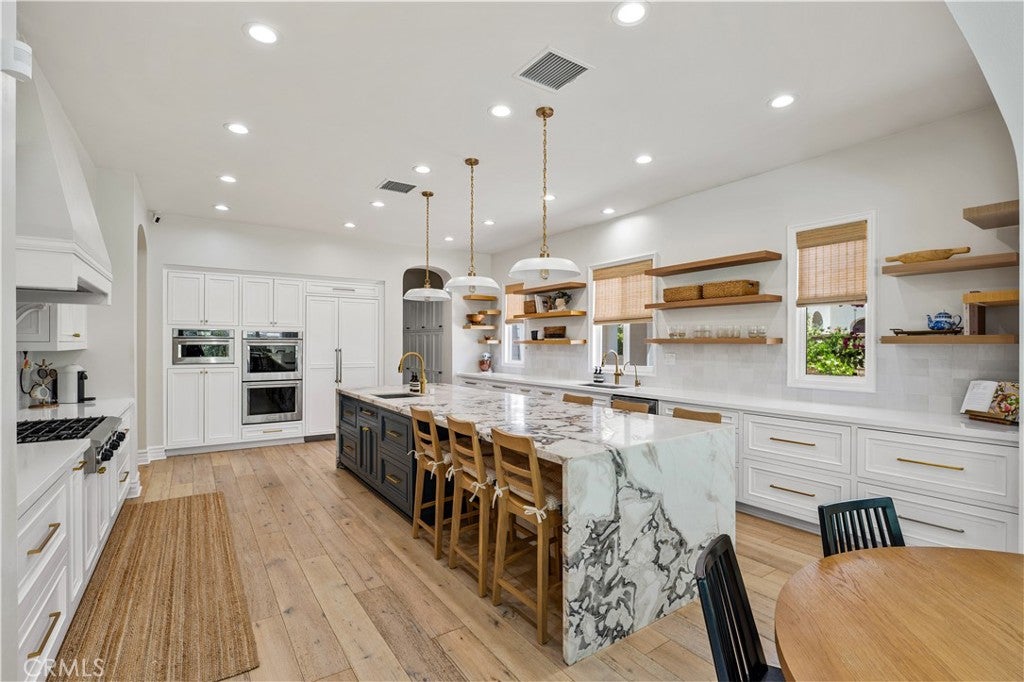 Canyon Country, California, 91387, United States, 4 Bedrooms Bedrooms, ,5 BathroomsBathrooms,Residential,Active,1829894