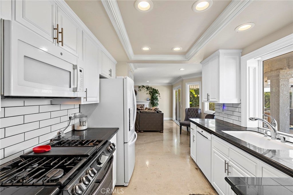 Laguna Niguel, California, 92677, United States, 5 Bedrooms Bedrooms, ,4 BathroomsBathrooms,Residential,Active,2010144