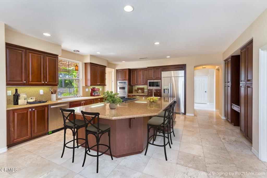 Newbury Park, California, 91320, United States, 5 Bedrooms Bedrooms, ,5 BathroomsBathrooms,Residential,Active,1914613