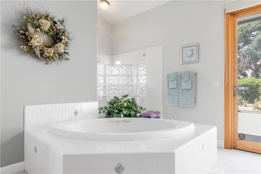 Paso Robles, California, 93446, United States, 7 Bedrooms Bedrooms, ,6 BathroomsBathrooms,Residential,Active,1919055