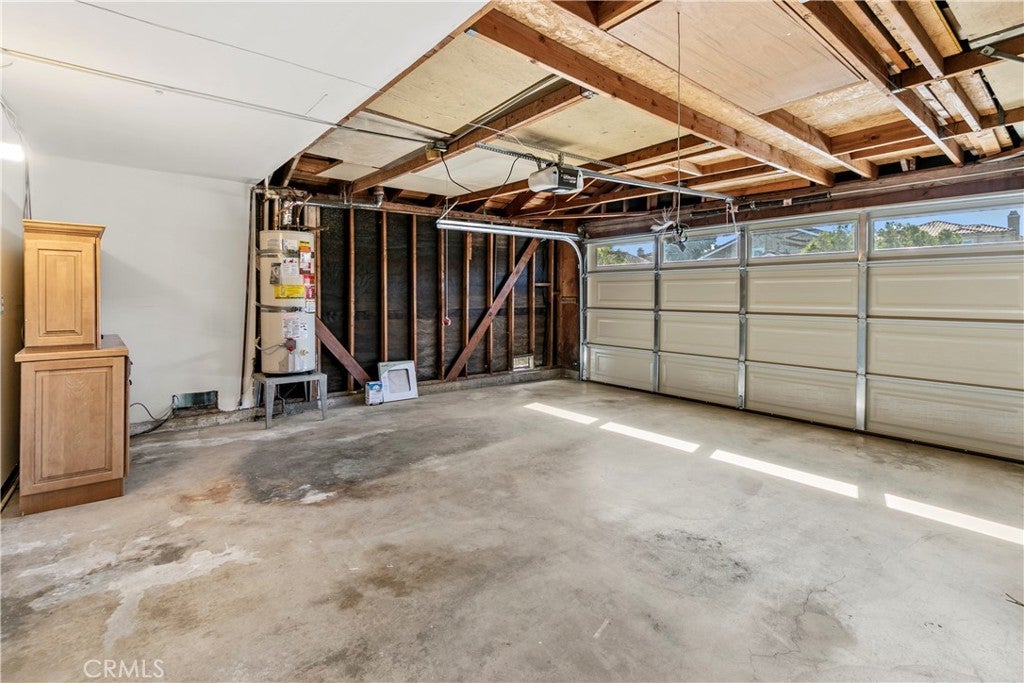 Fountain Valley, California, 92708, United States, 4 Bedrooms Bedrooms, ,3 BathroomsBathrooms,Residential,Active,1922326