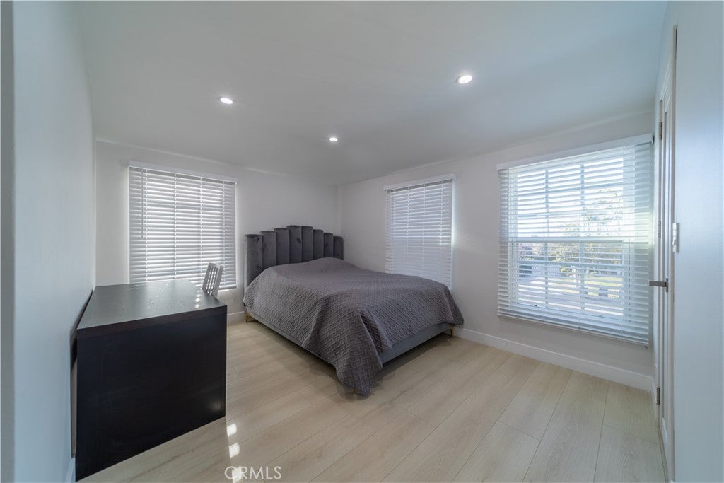 Burbank, California, 91501, United States, 4 Bedrooms Bedrooms, ,4 BathroomsBathrooms,Residential,Active,2003539