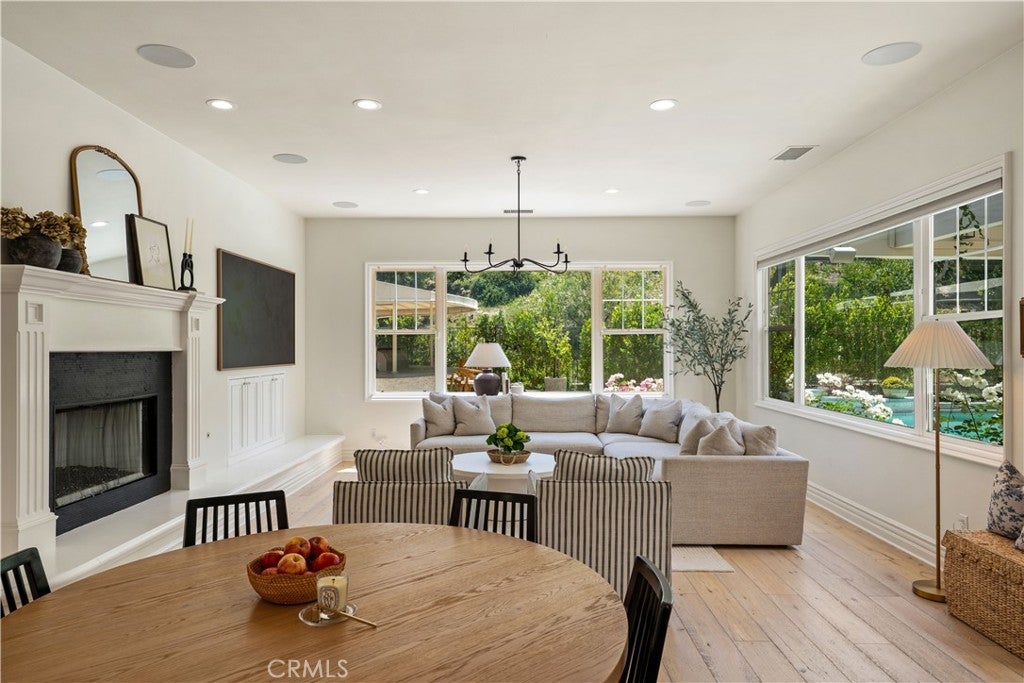 Canyon Country, California, 91387, United States, 4 Bedrooms Bedrooms, ,5 BathroomsBathrooms,Residential,Active,1829894