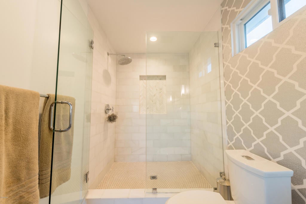 Ventura, California, 93001, United States, 3 Bedrooms Bedrooms, ,3 BathroomsBathrooms,Residential,Contingent,1944076