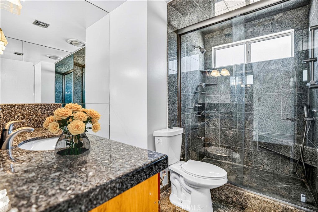 Granada Hills, California, 91344, United States, 5 Bedrooms Bedrooms, ,4 BathroomsBathrooms,Residential,Active,1929698