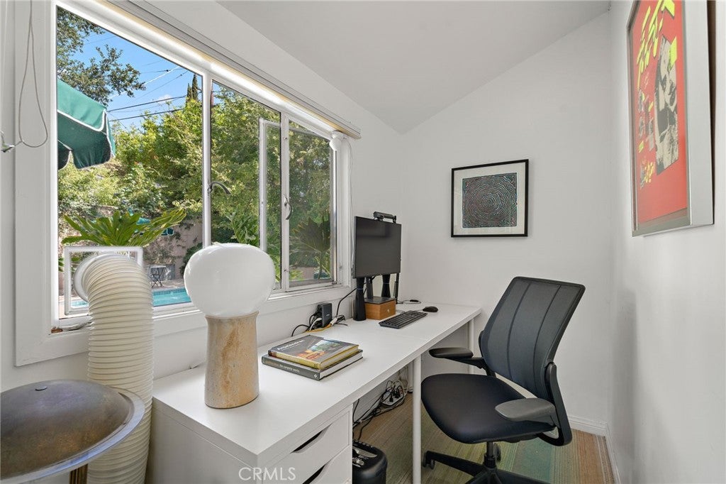 Los Angeles, California, 90027, United States, 3 Bedrooms Bedrooms, ,2 BathroomsBathrooms,Residential,Active,1953705