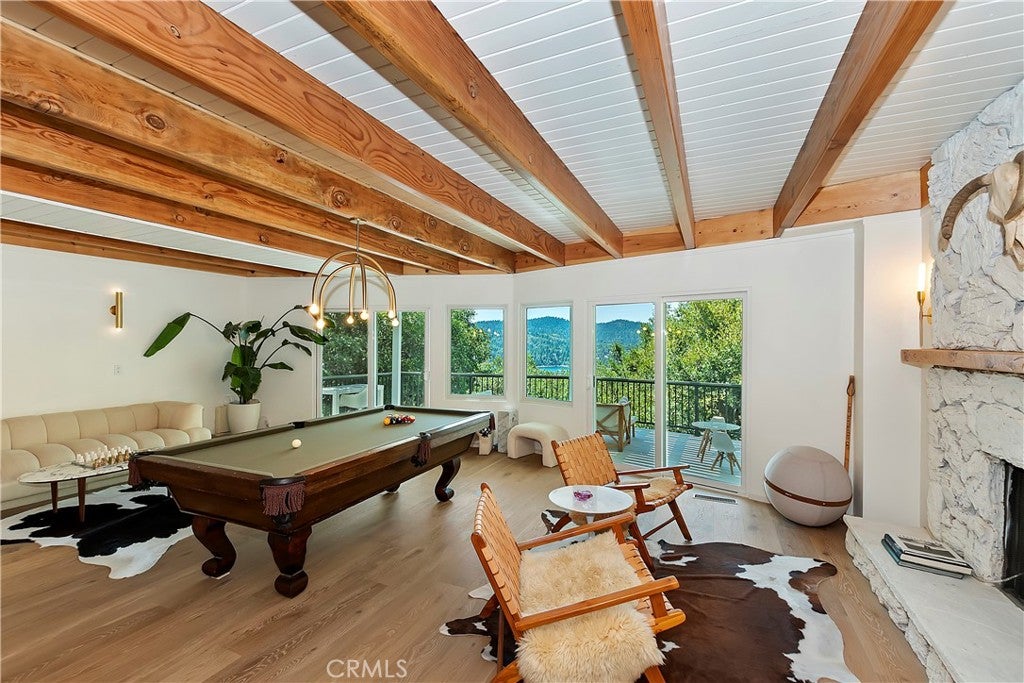 Lake Arrowhead, California, 92352, United States, 4 Bedrooms Bedrooms, ,3 BathroomsBathrooms,Residential,Active,1953250