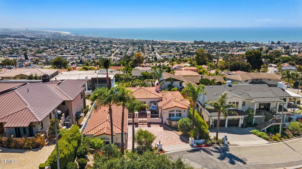 Ventura, California, 93001, United States, ,4 BathroomsBathrooms,Residential,Active,1853317