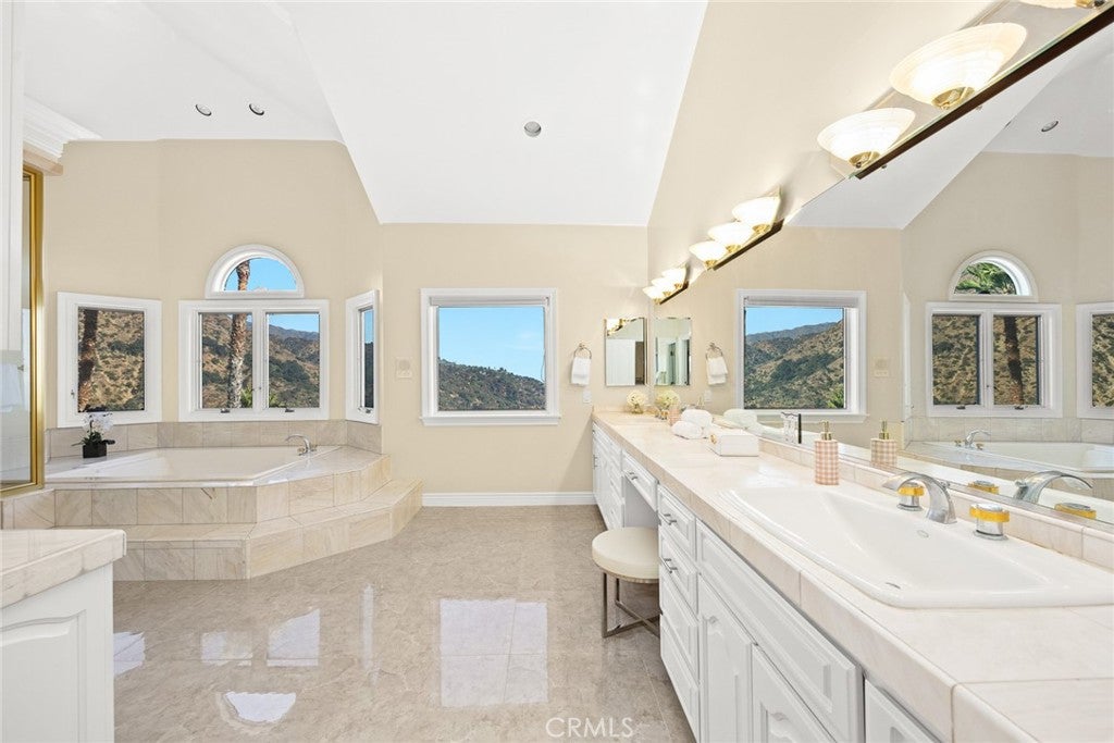 Arcadia, California, 91006, United States, 7 Bedrooms Bedrooms, ,8 BathroomsBathrooms,Residential,Active,1914824