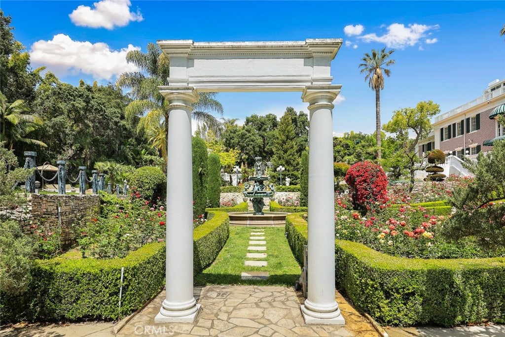 San Marino, California, 91108, United States, 6 Bedrooms Bedrooms, ,6 BathroomsBathrooms,Residential,Active,2008270