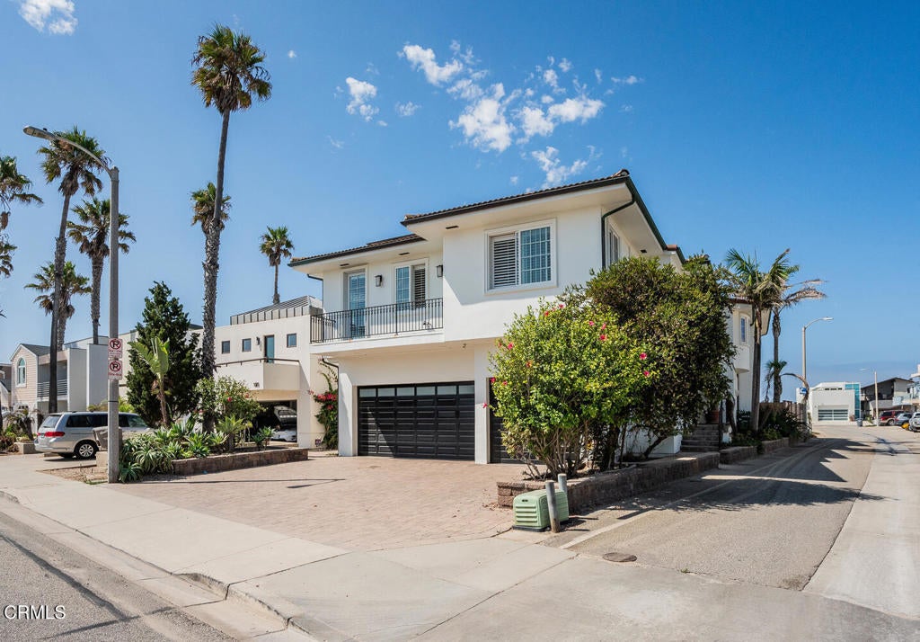 Oxnard, California, 93035, United States, 5 Bedrooms Bedrooms, ,6 BathroomsBathrooms,Residential,Contingent,1973330