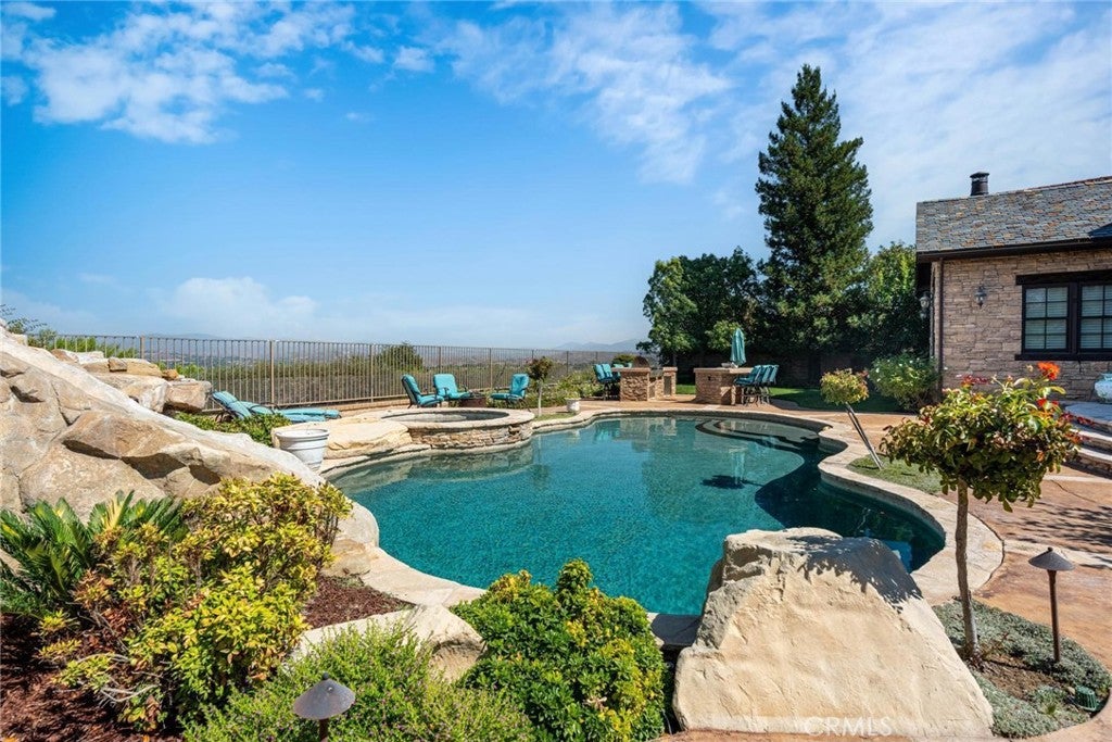 Valencia, California, 91381, United States, 6 Bedrooms Bedrooms, ,11 BathroomsBathrooms,Residential,Active,1959978