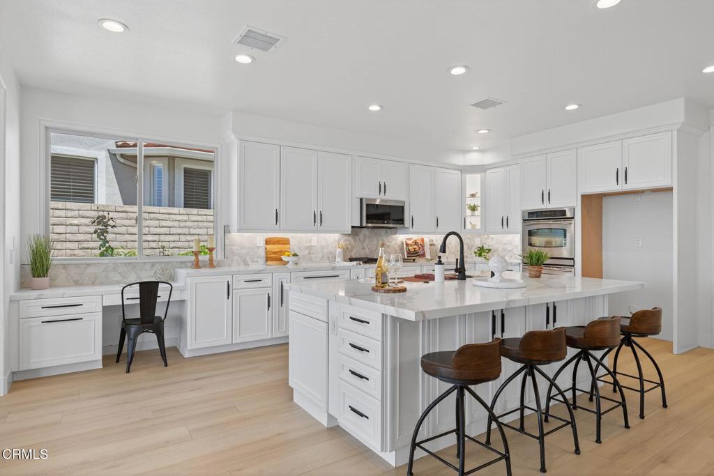 Camarillo, California, 93010, United States, 5 Bedrooms Bedrooms, ,5 BathroomsBathrooms,Residential,Active,1914809