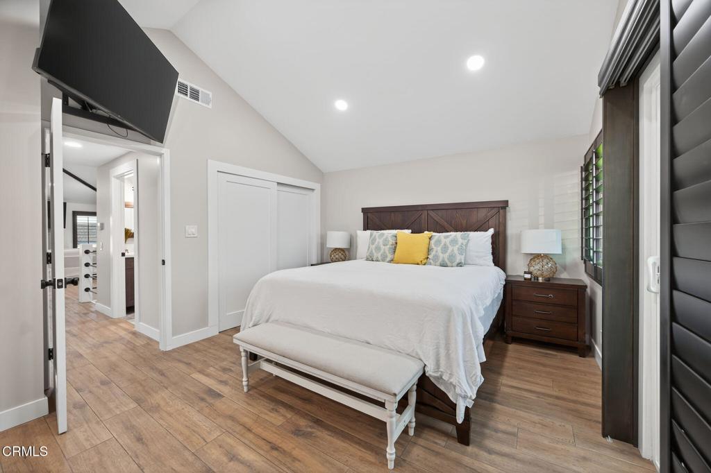 Ventura, California, 93001, United States, 4 Bedrooms Bedrooms, ,3 BathroomsBathrooms,Residential,Active,1926891