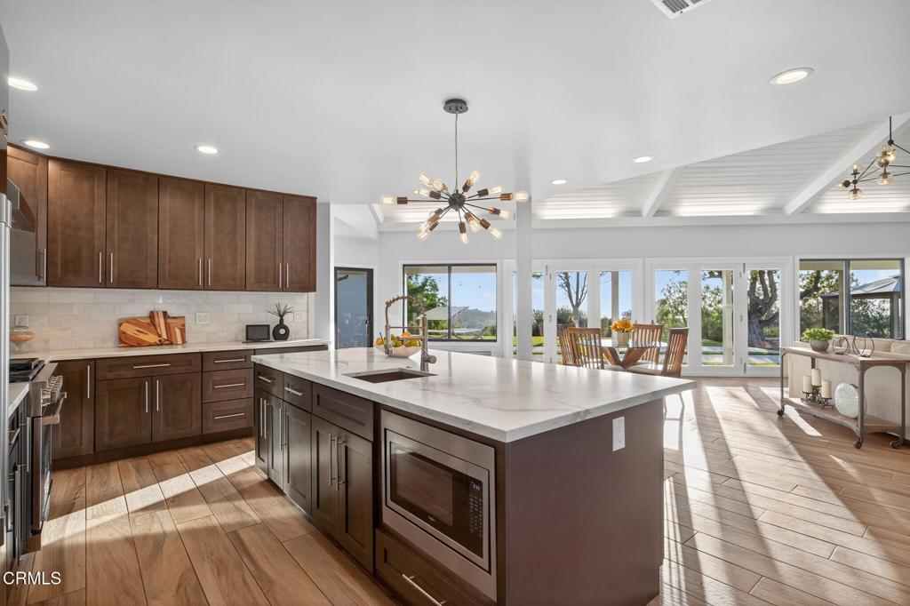 Camarillo, California, 93010, United States, 4 Bedrooms Bedrooms, ,5 BathroomsBathrooms,Residential,Active,1944013