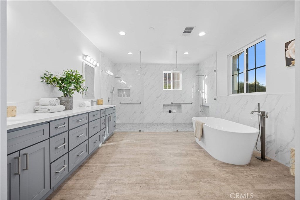 Walnut, California, 91789, United States, 5 Bedrooms Bedrooms, ,7 BathroomsBathrooms,Residential,Active,1903230