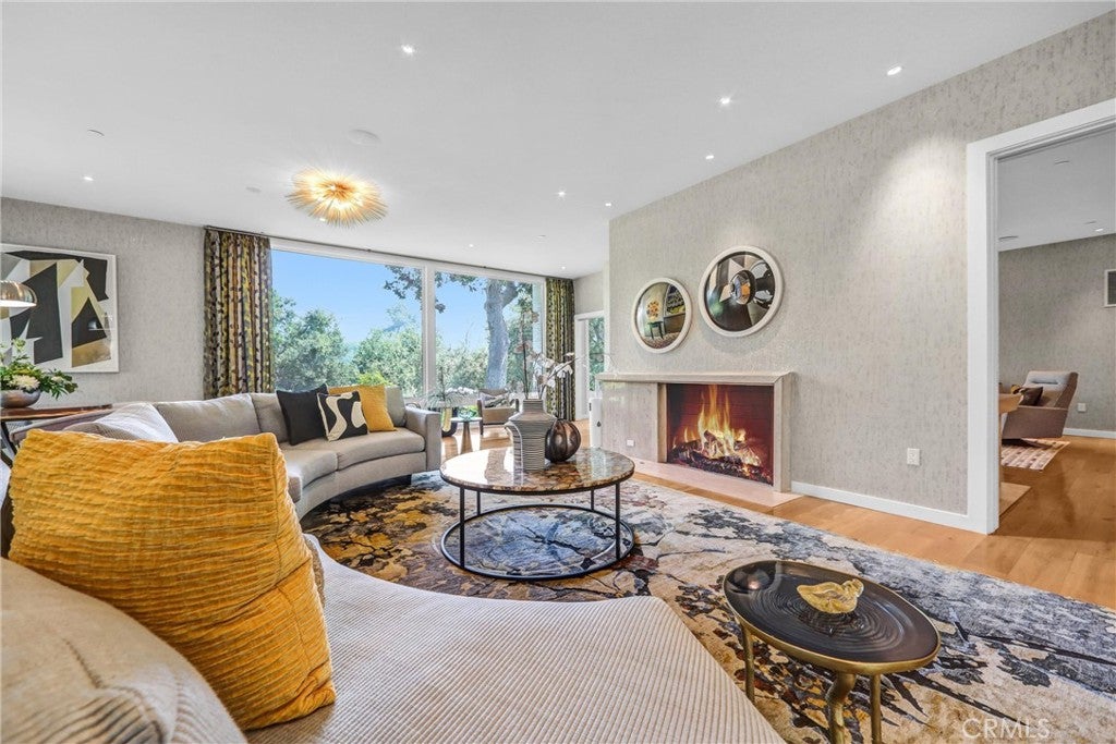 Pasadena, California, 91106, United States, 6 Bedrooms Bedrooms, ,9 BathroomsBathrooms,Residential,Active,1898207