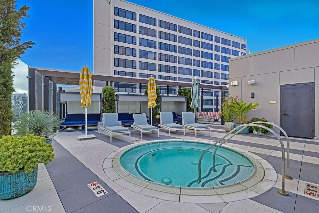 Los Angeles, California, 90069, United States, 2 Bedrooms Bedrooms, ,3 BathroomsBathrooms,Residential,Active,1995278