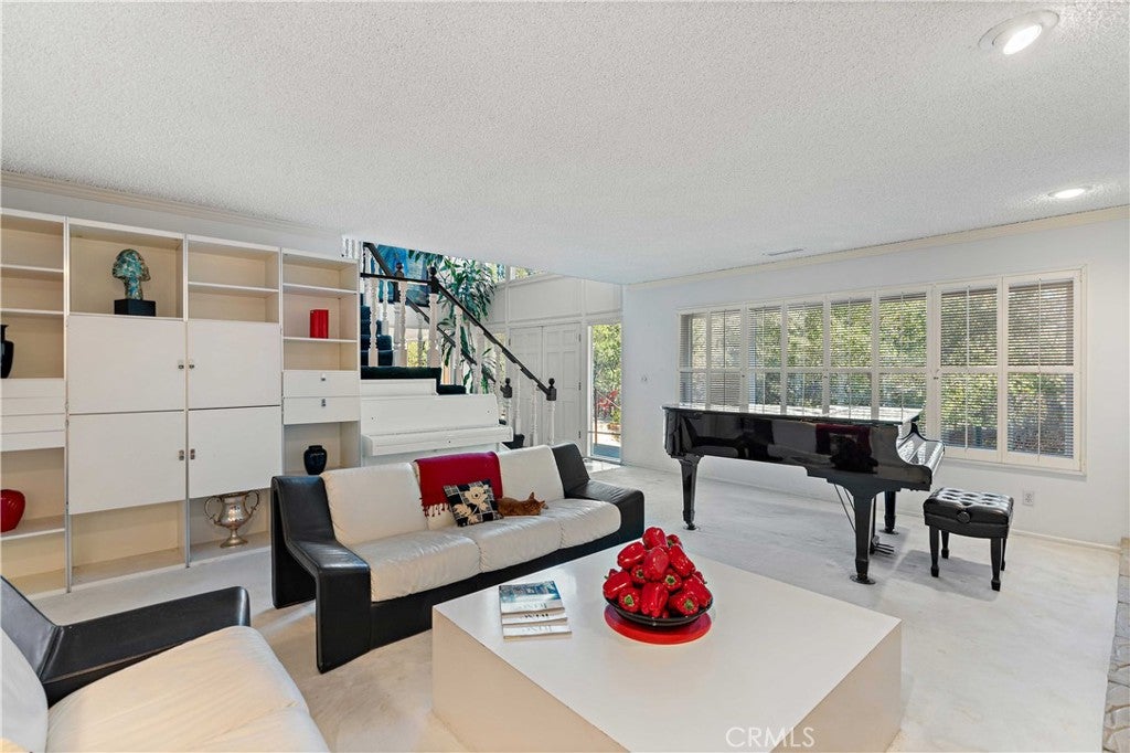 Studio City, California, 91604, United States, 5 Bedrooms Bedrooms, ,4 BathroomsBathrooms,Residential,Active,2006964