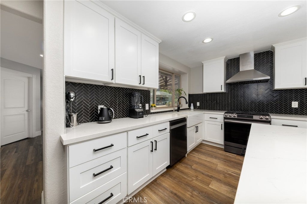 Yucaipa, California, 92399, United States, 5 Bedrooms Bedrooms, ,4 BathroomsBathrooms,Residential,Pending,1985872