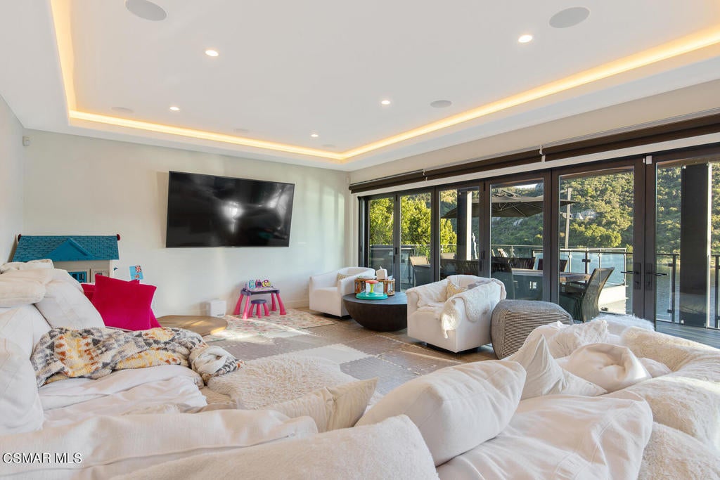 Lake Sherwood, California, 91361, United States, ,4 BathroomsBathrooms,Residential,Active,1820410