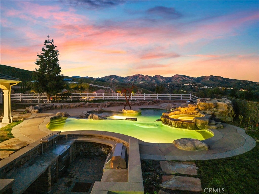 Castaic, California, 91384, United States, 6 Bedrooms Bedrooms, ,6 BathroomsBathrooms,Residential,Active,2009152