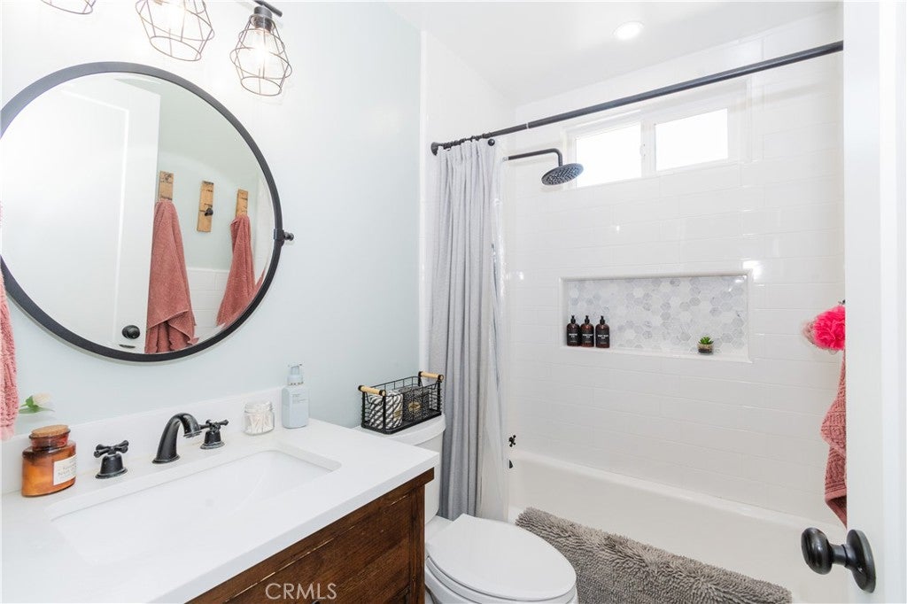 Paso Robles, California, 93446, United States, 4 Bedrooms Bedrooms, ,2 BathroomsBathrooms,Residential,Active,1929671