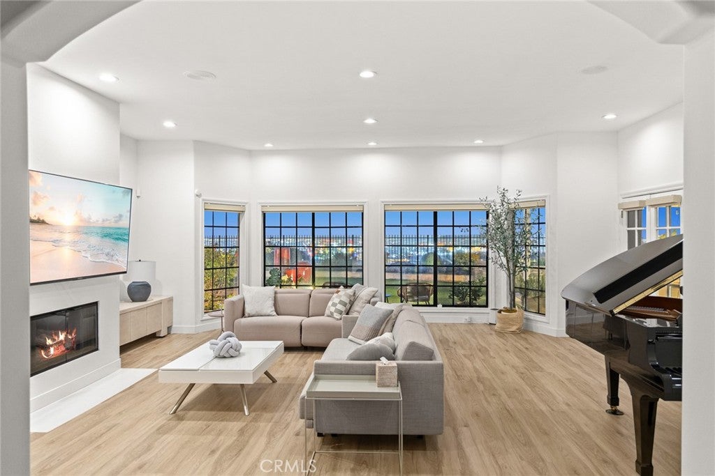 Chino Hills, California, 91709, United States, 4 Bedrooms Bedrooms, ,6 BathroomsBathrooms,Residential,Active,1992246