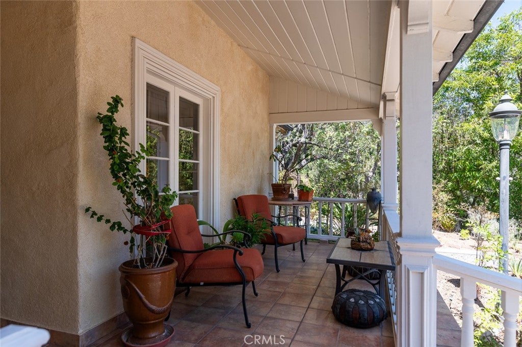 Glendale, California, 91207, United States, 4 Bedrooms Bedrooms, ,4 BathroomsBathrooms,Residential,Active,1945087