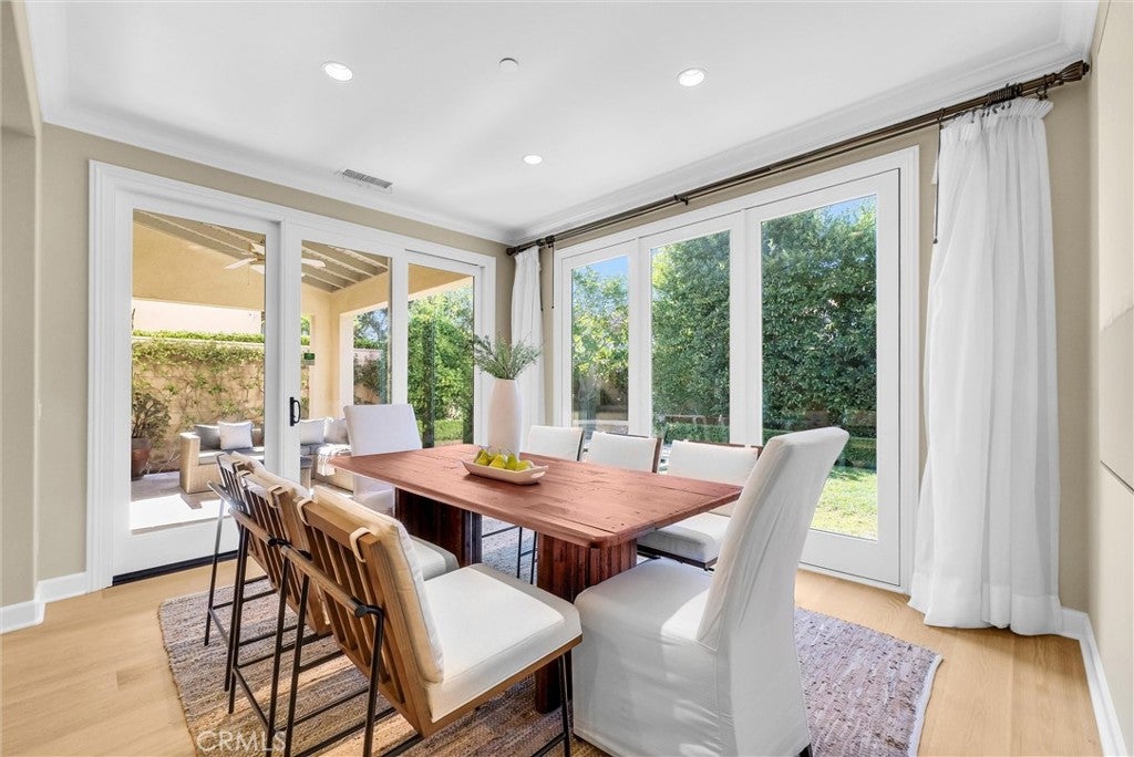 Irvine, California, 92620, United States, 4 Bedrooms Bedrooms, ,4 BathroomsBathrooms,Residential,Active,1986877