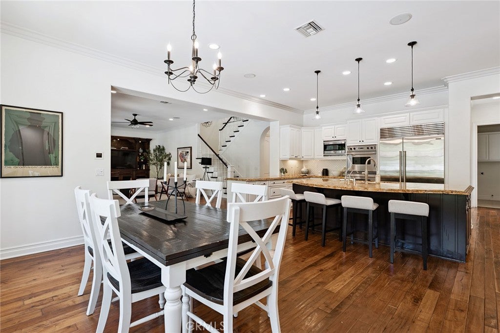 Calabasas, California, 91302, United States, 5 Bedrooms Bedrooms, ,6 BathroomsBathrooms,Residential,Active,1929471