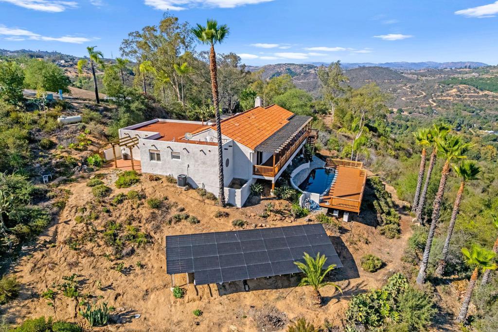 Escondido, California, 92026, United States, 3 Bedrooms Bedrooms, ,2 BathroomsBathrooms,Residential,Active,1972147