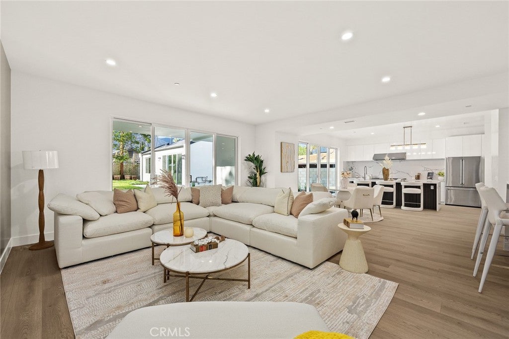 Pasadena, California, 91107, United States, 5 Bedrooms Bedrooms, ,6 BathroomsBathrooms,Residential,Active,2016401