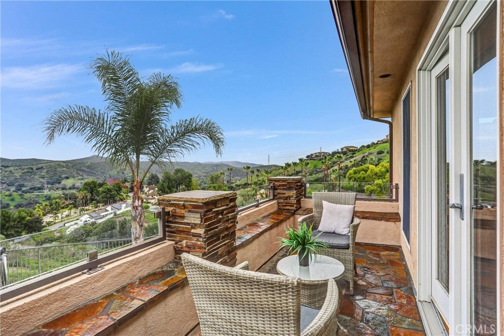 Anaheim, California, 92807, United States, 6 Bedrooms Bedrooms, ,5 BathroomsBathrooms,Residential,Active,2006989