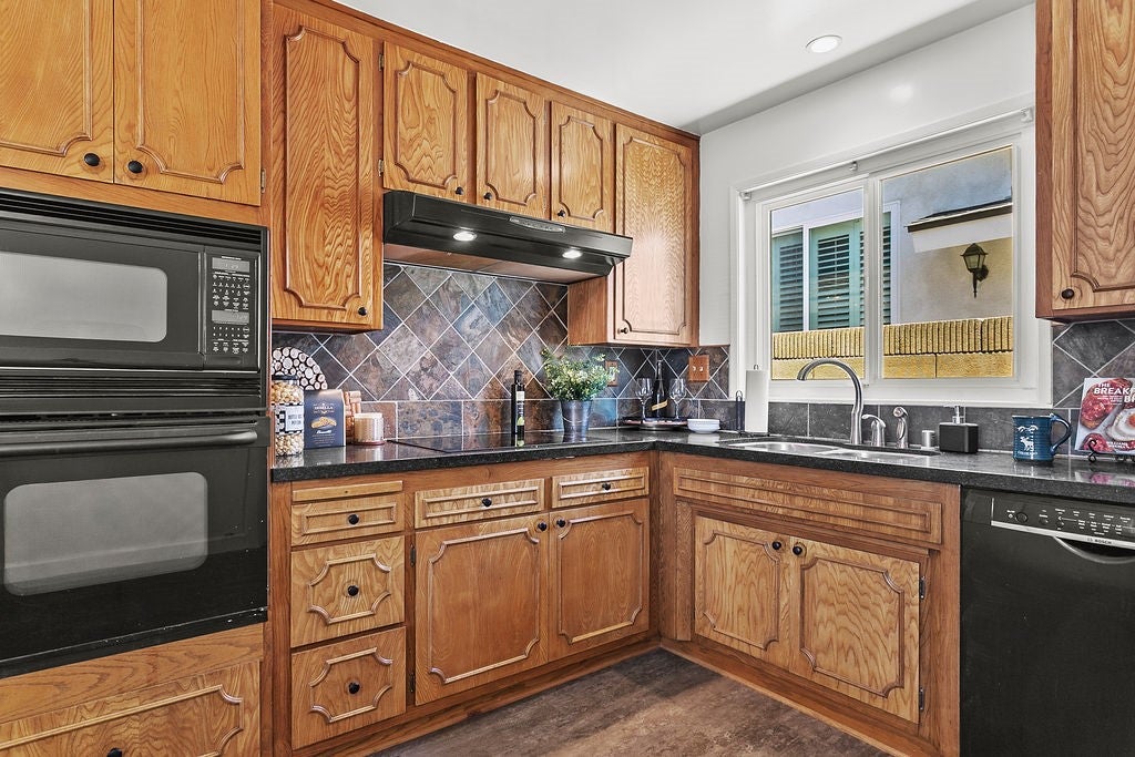 Seal Beach, California, 90740, United States, 4 Bedrooms Bedrooms, ,2 BathroomsBathrooms,Residential,Active,1900161