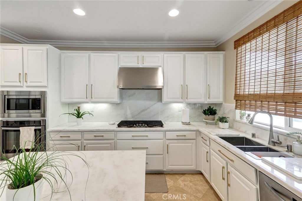 Murrieta, California, 92562, United States, 6 Bedrooms Bedrooms, ,5 BathroomsBathrooms,Residential,Active,1914833