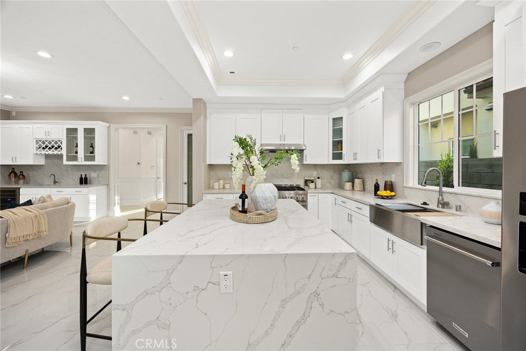 Temple City, California, 91780, United States, 5 Bedrooms Bedrooms, ,6 BathroomsBathrooms,Residential,Active,2011875