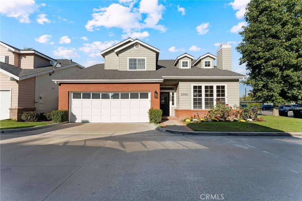 Costa Mesa, California, 92627, United States, 4 Bedrooms Bedrooms, ,3 BathroomsBathrooms,Residential,Contingent,1986895