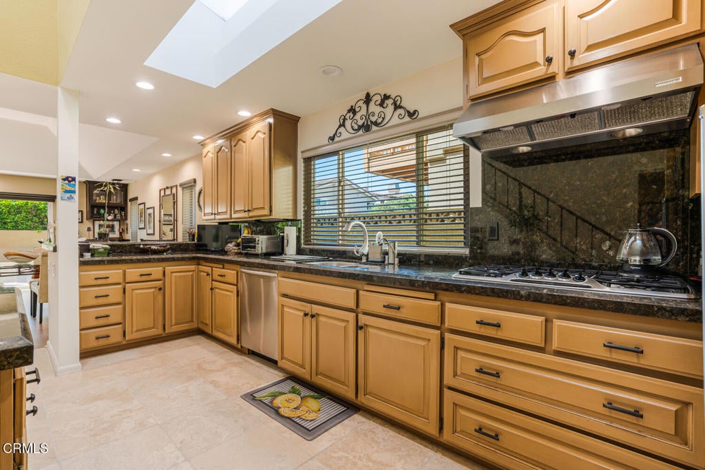 Oxnard, California, 93035, United States, 5 Bedrooms Bedrooms, ,4 BathroomsBathrooms,Residential,Active,1899886