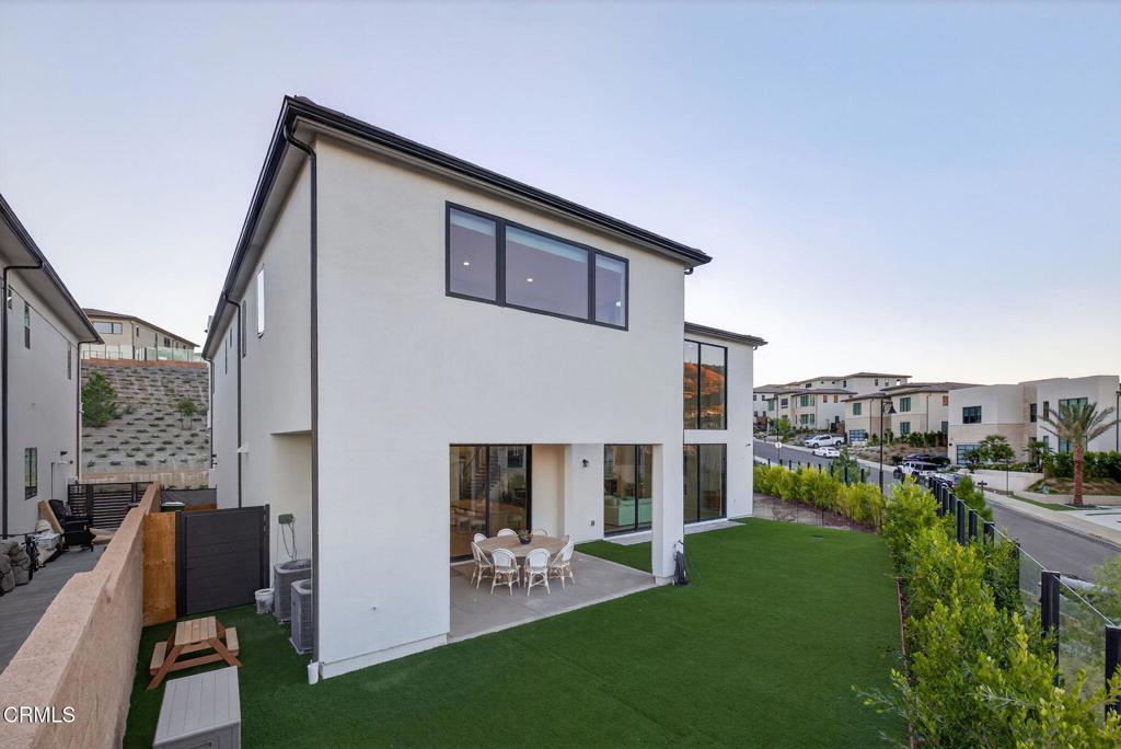 Porter Ranch, California, 91326, United States, 5 Bedrooms Bedrooms, ,6 BathroomsBathrooms,Residential,Active,1965808