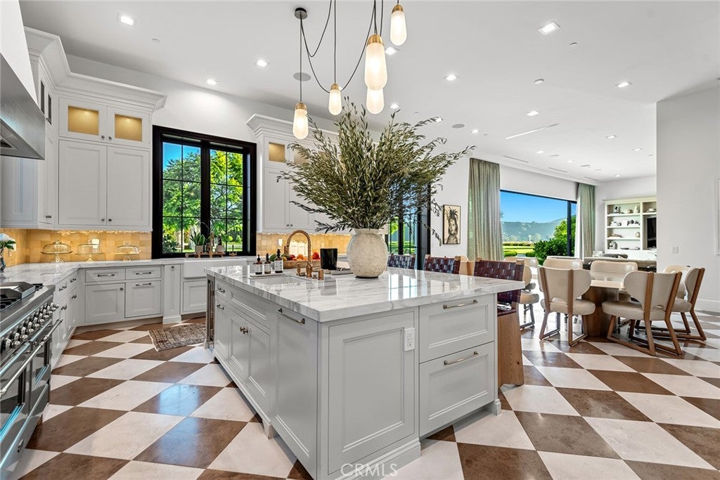 Los Angeles, California, 90077, United States, 8 Bedrooms Bedrooms, ,12 BathroomsBathrooms,Residential,Active,1905105