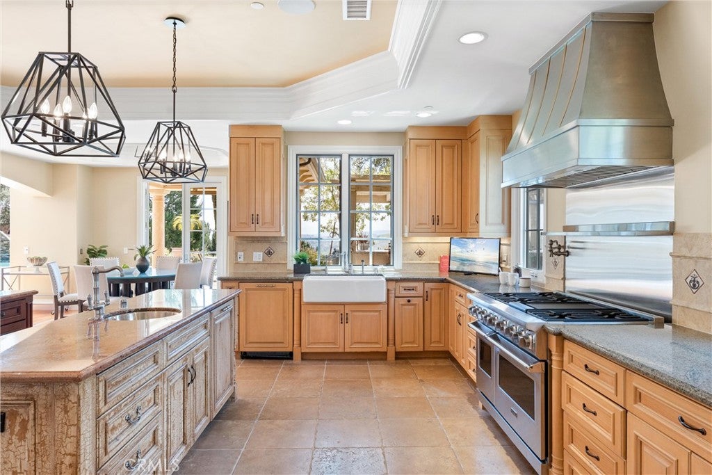 Ladera Ranch, California, 92694, United States, 5 Bedrooms Bedrooms, ,6 BathroomsBathrooms,Residential,Active,1798097