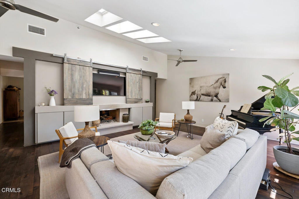 Ojai, California, 93023, United States, 3 Bedrooms Bedrooms, ,3 BathroomsBathrooms,Residential,Active,1920241