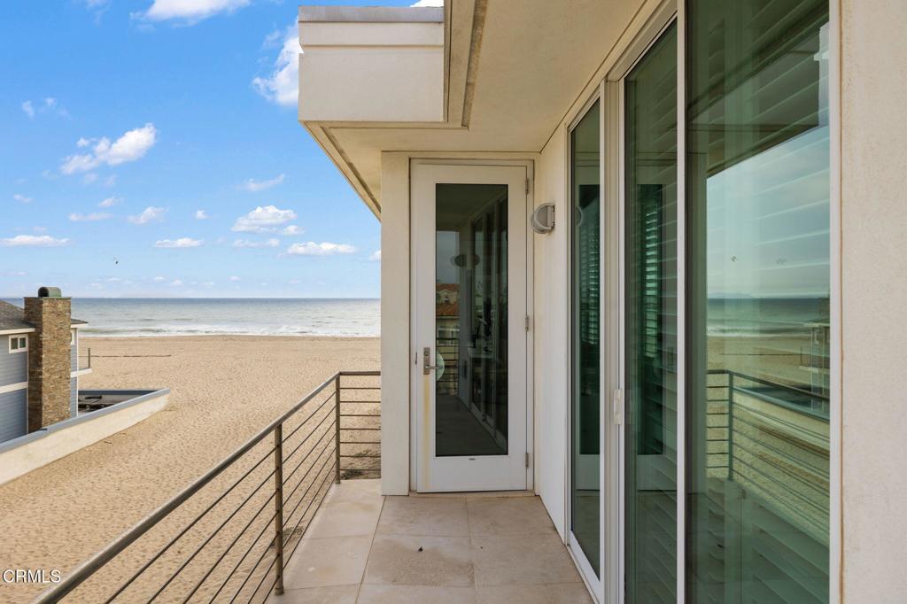 Oxnard, California, 93035, United States, 4 Bedrooms Bedrooms, ,6 BathroomsBathrooms,Residential,Active,1993670