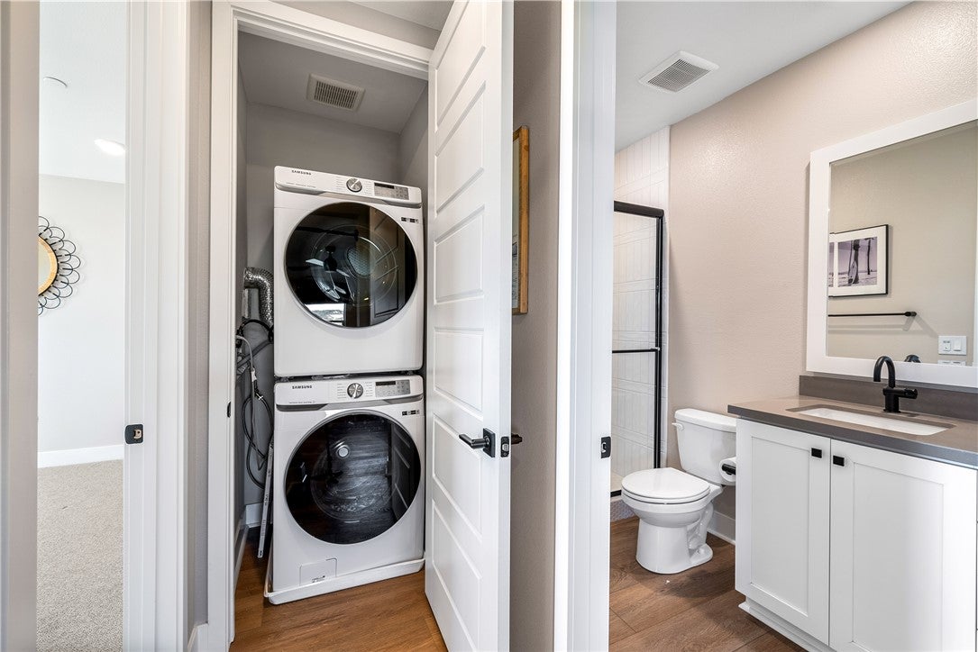 Castaic, California, 91384, United States, 6 Bedrooms Bedrooms, ,6 BathroomsBathrooms,Residential,Active,2006979