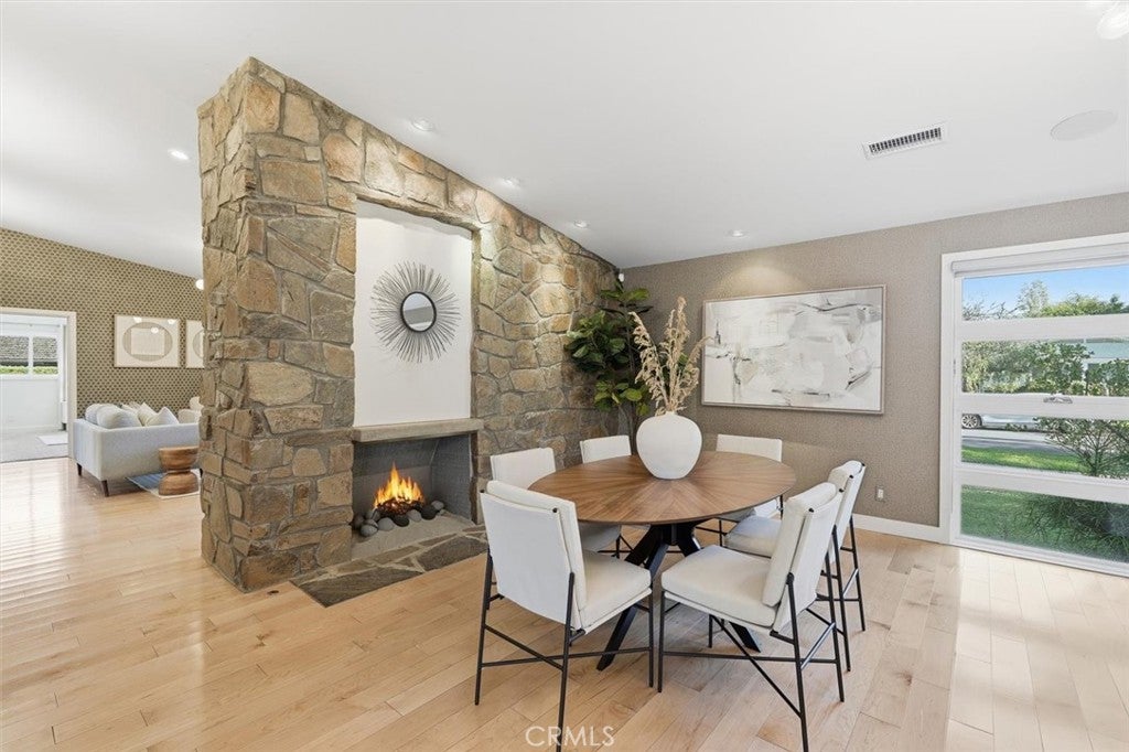 Long Beach, California, 90815, United States, 4 Bedrooms Bedrooms, ,4 BathroomsBathrooms,Residential,Active,1999914